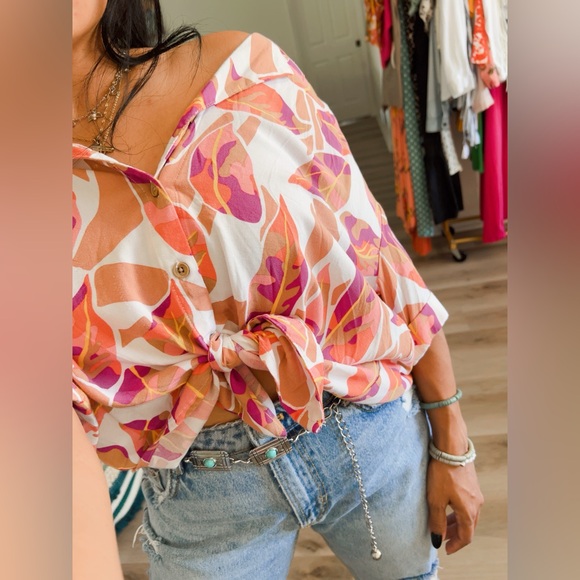 38. JANE & DELANCEY NWOT SOFT FLORAL BUTTON UP TOP - Picture 2 of 5